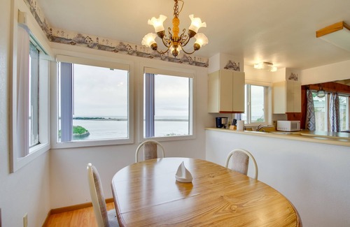 Smith River Cottage | Rustic Coastal Smith River Cottage w/Ocean Views!