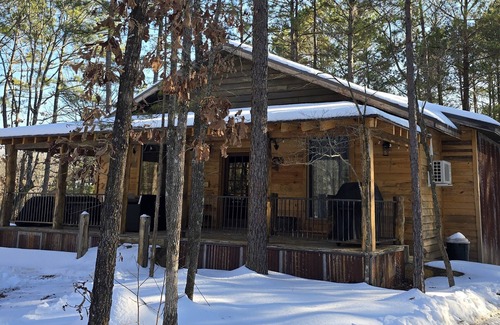 Amity Cabin | Rustic Comfort Cabins-Anglers Basin with Hot Tub