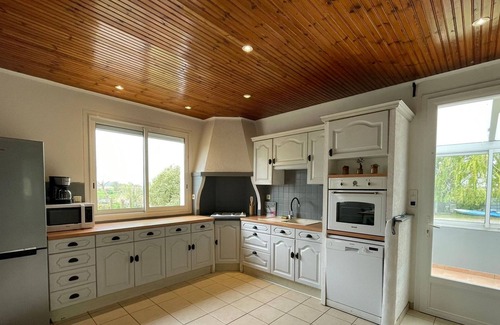 Sallertaine Cottage | Rustic cottage in Vendée Marshes, near beaches