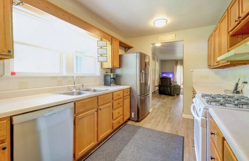 Dover House | Rustic Dover Private Getaway Near Lake!