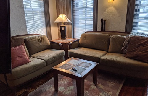 Utica Apartment | Rustic Downtown Utica Apartment