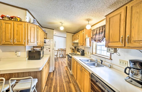 Sugar Grove House | Rustic Family Home + Acreage ~ 20 Mi Hocking Hills