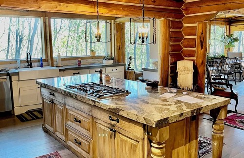 Sundance Cabin | Rustic film producer's haven in Sundance, Hot Tub, Fire Pits, Views!