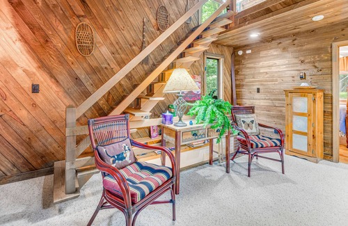 Charter Hills House | Rustic gem near skiing & town with fast WiFi, deck, patio, grill & private W/D