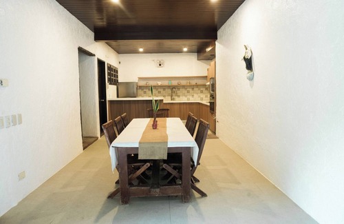 Silang Resort | Rustic getaway near Tagaytay City with Pool