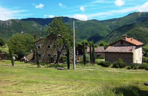 San Godenzo House | Rustic Holiday Home in San Godenzo with Pool