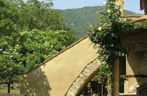 San Godenzo House | Rustic Holiday Home in San Godenzo with Pool