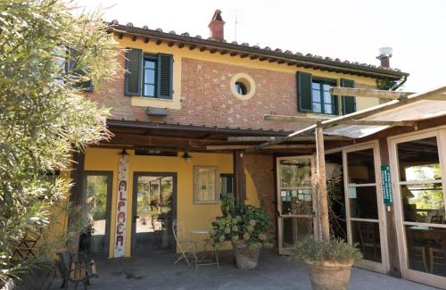 Montecastello House | Rustic holiday home in Pontedera with shared pool