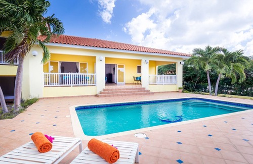 Sint Willibrordus Villa | ☮ Rustic & Homely Villa - Perfect Family Stay ☮