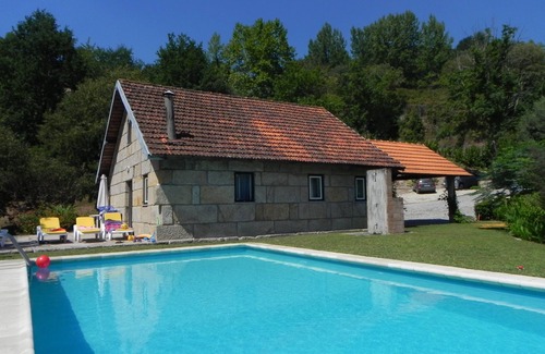 Marco de Canaveses Cottage | Rustic House, Infinity Pool, Kayak, Paddle, Total Privacy (35 min OPORTO)