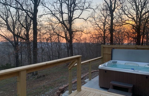 Mountainburg Cabin | Rustic Lazy Bear Cabin with a Hot Tub