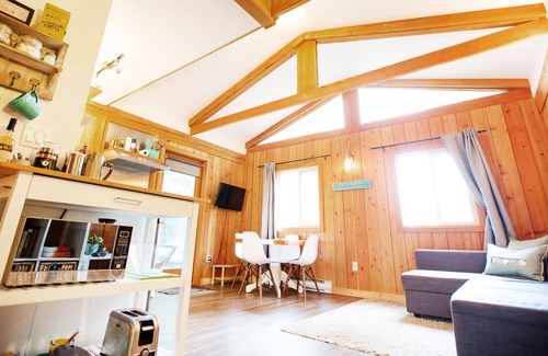 Tuwanek Cabin | Rustic Modern Beach Cabin | HOT TUB | views
