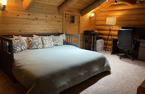 Huson Cabin | Rustic-Modern Log Cabin w/ Beautiful Mountain Views