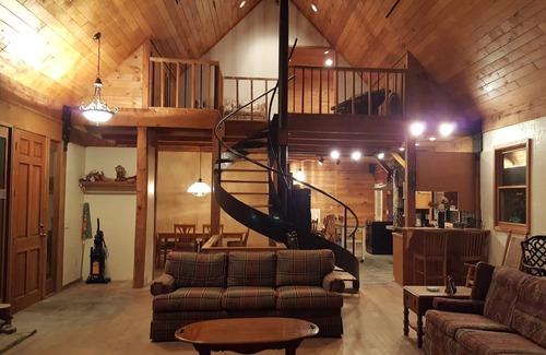 Cullowhee Cabin | Rustic Mountain Cabin Getaway