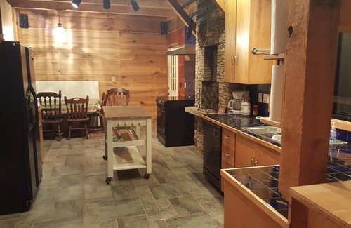 Cullowhee Cabin | Rustic Mountain Cabin Getaway