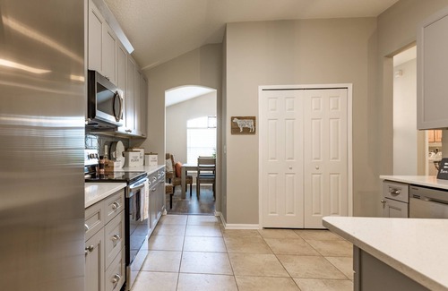 Fleming Island House | Rustic Owl w/2Kings In Fleming Island