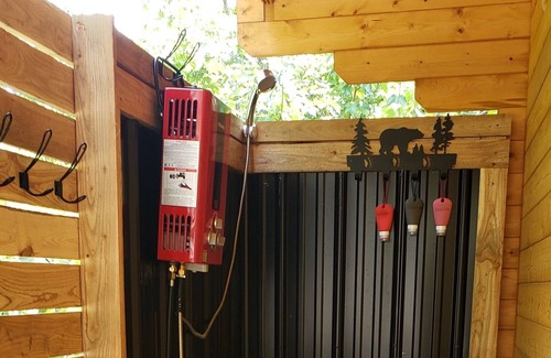 Algoma District Cabin | Rustic retreat ( water access only) 12 min North of Blind River