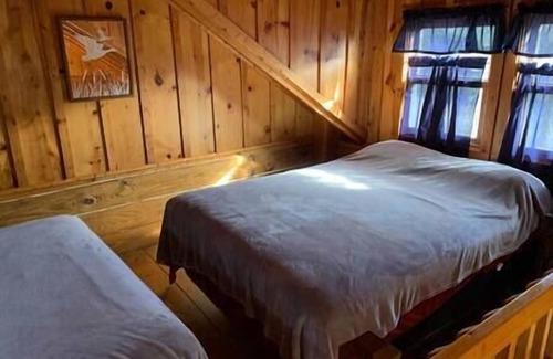 Savanna Cabin | Rustic River Cabin 8
