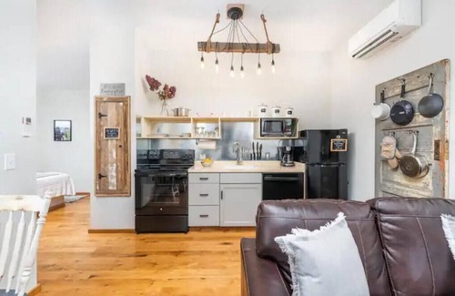 Steeles Tavern House | Rustic Treetop Cabin, Hot tub and on site Spa!