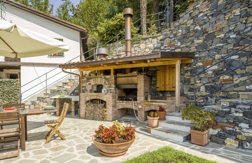 Uscio Villa | Rustic Villa Casa Aurora with pool in Genova