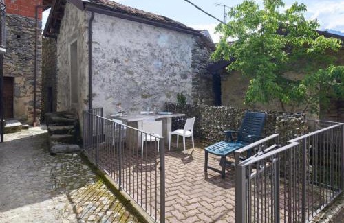 Vercana Apartment | Rustico Maria