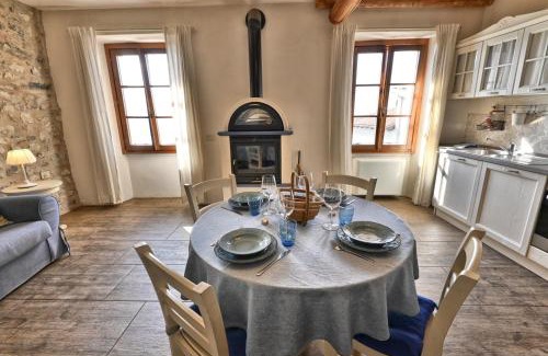 Oldesio Apartment | Rustico Melograno, Il Melo - Theater Home