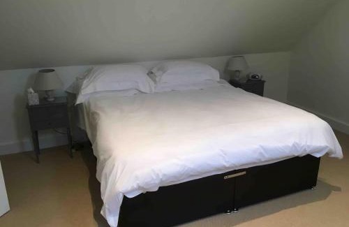 Merriott House | RusticRetreat-4Guests-Fireplace-Parking-Garden
