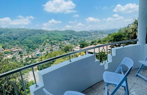 Tennekumbura Villa | Rusty Bunk villa