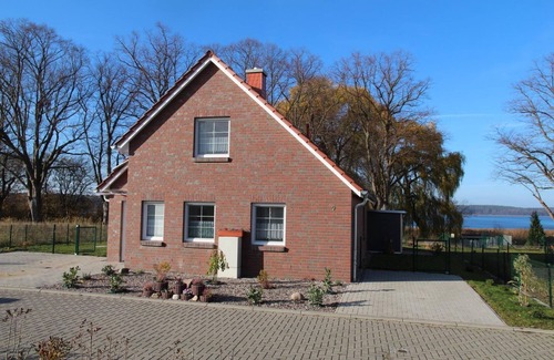 Warin House | Ruth - 85sqm vacation home for 4 people with garden and fantastic lake view