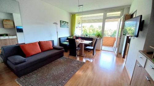 Bodensdorf Apartment | RUTH Haus KMB Seeblickappartement am Ossiacher See mit direktem Seezugang, Hallenbad