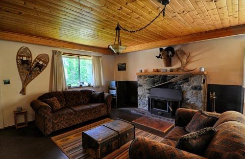 Eagle Creek Cabin | Ruth Lake Lodge Resort