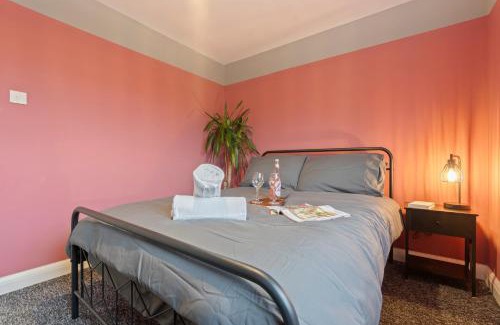Newark upon Trent House | Ruth's House With Parking