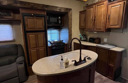 Southwest Ranches House | RV Getaway! Close enough to everything, but far enough away to get away!