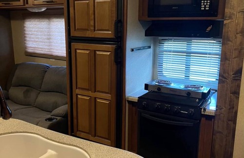 Southwest Ranches House | RV Getaway! Close enough to everything, but far enough away to get away!