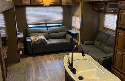 Southwest Ranches House | RV Getaway! Close enough to everything, but far enough away to get away!