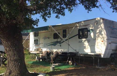 Buchanan Dam House | RV ,lake access , Swimming Pool & kayaks may be shared , Sleeps 4!