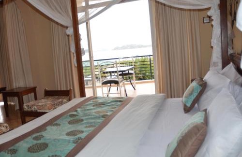 Mirongo Hotel | Ryan's Bay Hotel