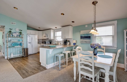 South End House | Ryan's Retreat - Retreat to this charming cottage at the coveted south end