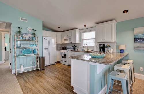 South End House | Ryan's Retreat - Retreat to this charming cottage at the coveted south end