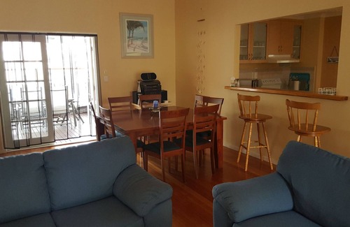 Cowes House | Ryans Resort Island Holiday House