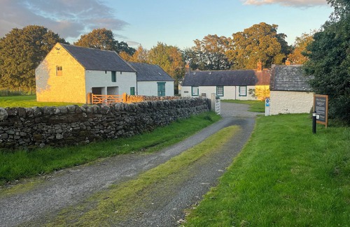 Sanquhar Cottage | RYEHILL WITH FISHING, pet friendly, with open fire in Sanquhar