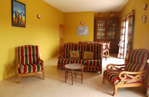 Pedra Badejo House | São José Villa, guest houses Santiago Island: DOUBLE ROOM "tangerina