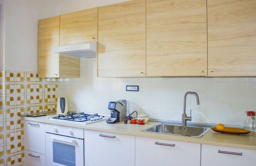 Cardedu Apartment | S'Omu e Mari, apartment 600m from the sea with private garden, barbecue and wifi