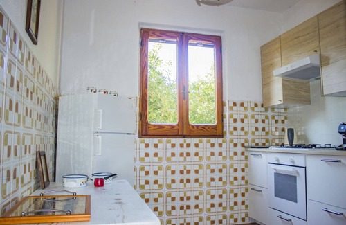 Cardedu Apartment | S'Omu e Mari, apartment 600m from the sea with private garden, barbecue and wifi