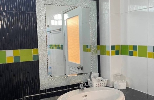 Uthai Thani Hotel | S Ville Resort