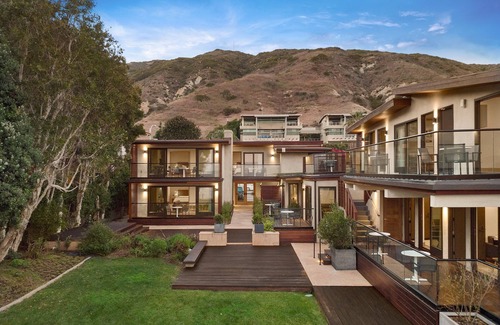Eastern Malibu Apartment | SA Beach Suites #3 - Beautiful Luxury Suite in Private Complex on Carbon Beach