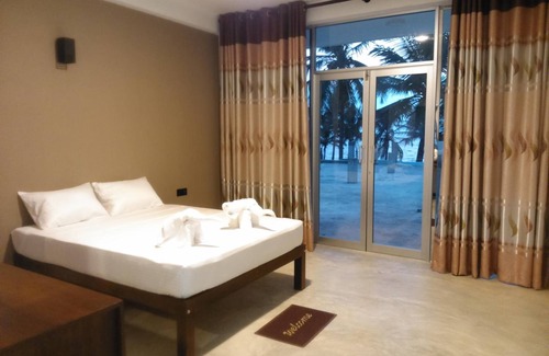 Marawila Hotel | Saara Beach Hotel