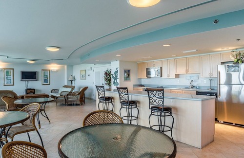 Villa Sabine Condo | Sabine Yacht & Racquet #5F | Dazzling Views, Pool!