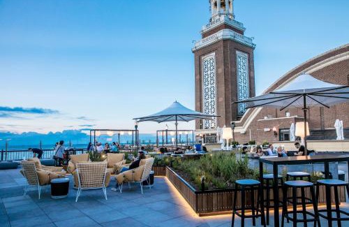Streeterville Hotel | Sable At Navy Pier Chicago, Curio Collection By Hilton