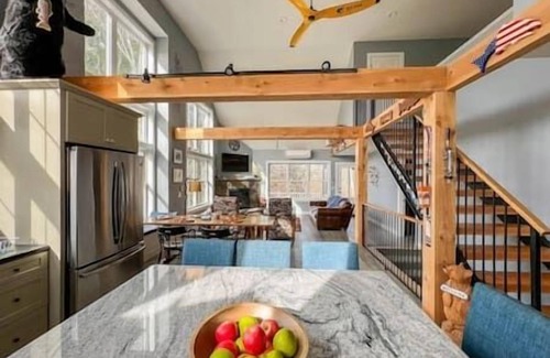 North Conway House | Saco River Escape, private beach, Mountain Views